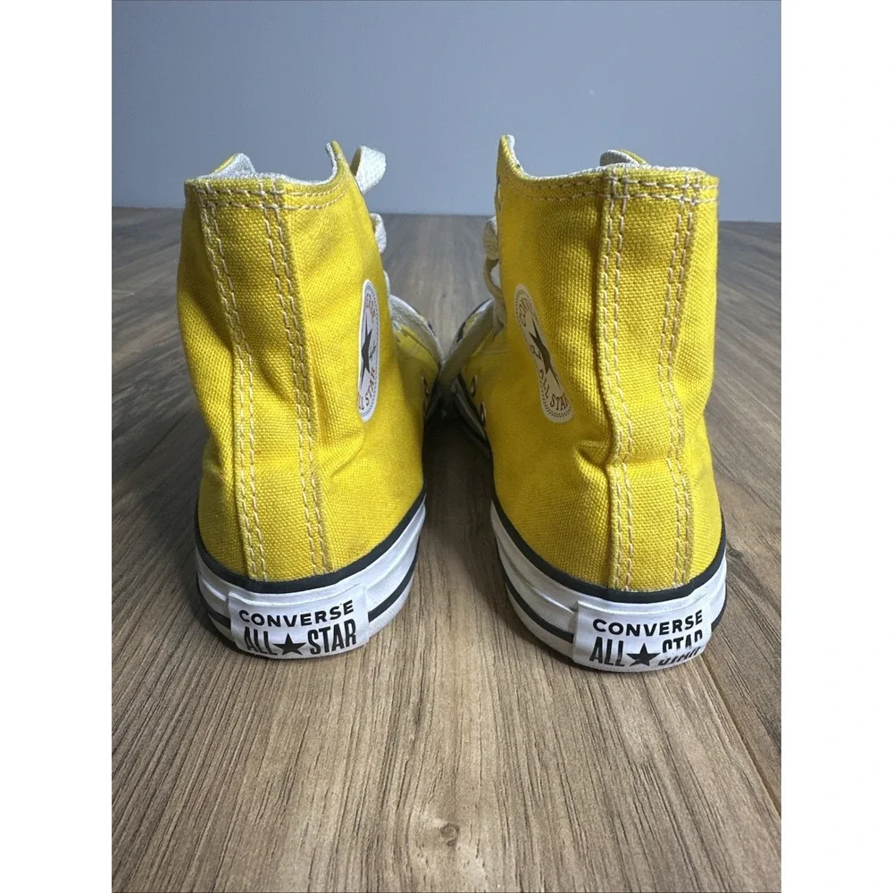 Chick Taylor Converse Kids‎ Size 3 High top Sneakers Yellow